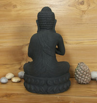 Sitzender Buddha aus Steinguss, 35 cm hoch.