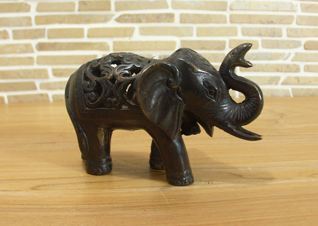 Elefant-gross-bronze-offen1